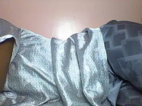 Moongodessy online show from December 16, 2025, 10:48 pm