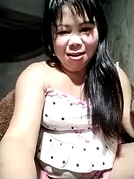 Snapshot of lusy-00 chatting on February 19, 2026, 2:35 pm lusy-00 online show from February 19, 2026, 2:35 pm