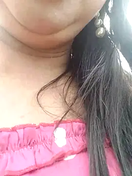 Snapshot of lusy-00 chatting on March 16, 2026, 7:45 am lusy-00 online show from March 16, 2026, 7:45 am