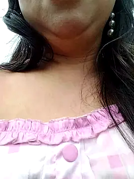 Snapshot of lusy-00 chatting on April 5, 2026, 12:52 am lusy-00 online show from April 5, 2026, 12:52 am