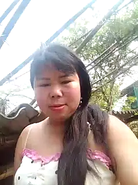 Snapshot of lusy-00 chatting on April 15, 2026, 1:23 am lusy-00 online show from April 15, 2026, 1:23 am