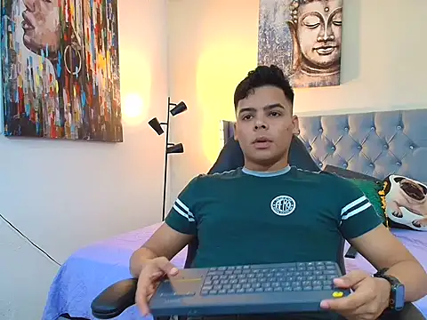 Snapshot of stewart_mateo_ chatting on September 13, 2025, 2:55 am stewart mateo  online show from September 13, 2025, 2:55 am