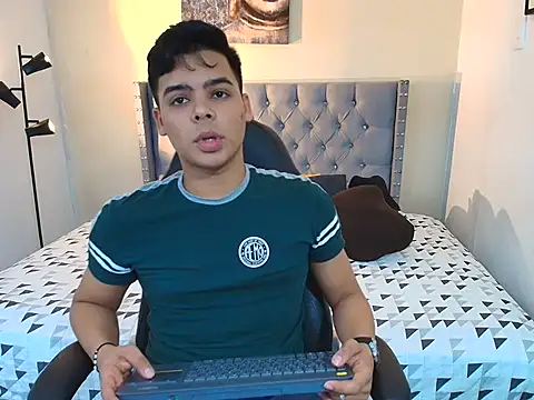 Snapshot of stewart_mateo_ chatting on September 22, 2025, 2:02 am stewart mateo  online show from September 22, 2025, 2:02 am