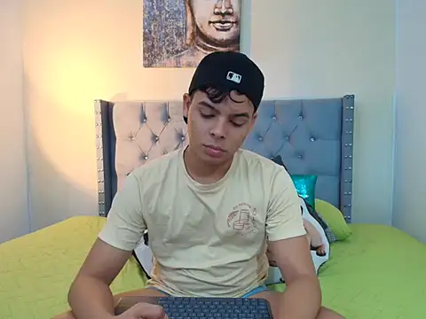 Snapshot of stewart_mateo_ chatting on October 4, 2025, 1:58 am stewart mateo  online show from October 4, 2025, 1:58 am