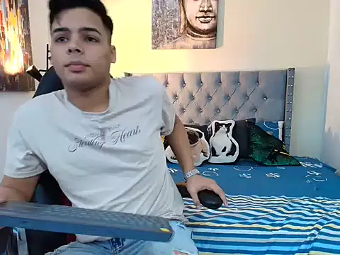 Snapshot of stewart_mateo_ chatting on October 18, 2025, 2:03 am stewart mateo  online show from October 18, 2025, 2:03 am