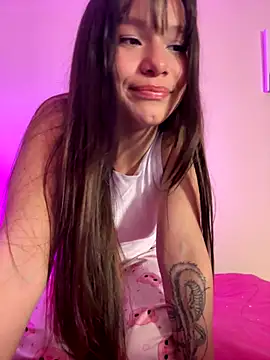 Alisha Olsen  online show from November 3, 2025, 5:09 am