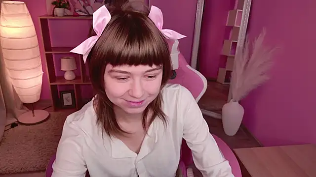 Snapshot of Katie_ktk chatting on November 25, 2025, 4:40 pm Katie ktk online show from November 25, 2025, 4:40 pm