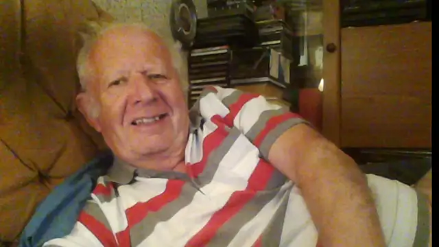 Snapshot of Will_bzzz chatting on April 10, 2026, 7:51 pm Will bzzz online show from April 10, 2026, 7:51 pm