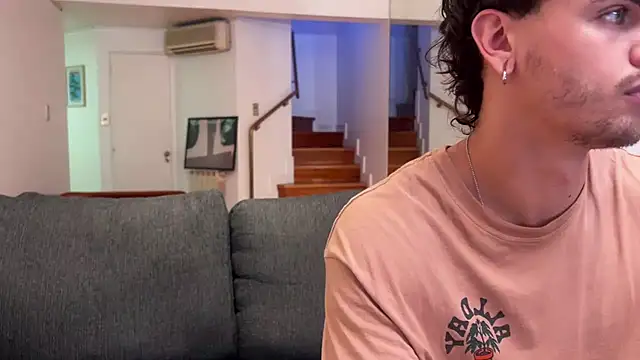 lenruy online show from February 15, 2026, 1:35 am