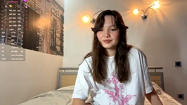 Snapshot of KiraVelvet chatting on September 9, 2025, 9:31 am KiraVelvet online show from September 9, 2025, 9:31 am