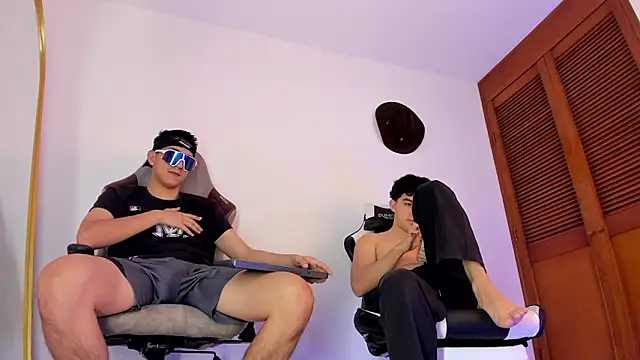 sotooliver3 online show from November 13, 2025, 5:12 pm