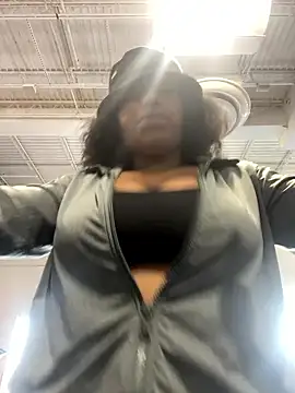 princesslivv online show from January 6, 2026, 5:27 pm