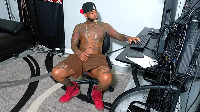 SLANGONDEMHOES online show from October 31, 2025, 3:35 pm