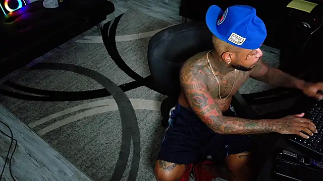 SLANGONDEMHOES online show from December 4, 2025, 6:38 pm