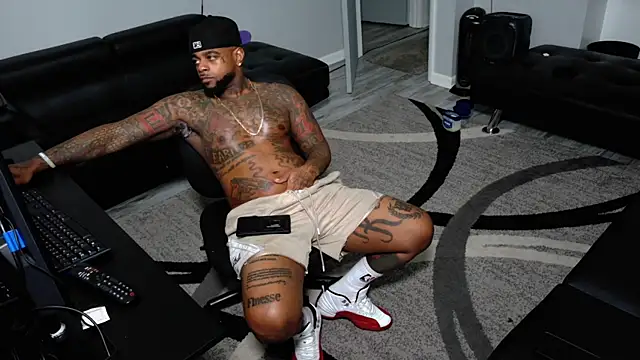 SLANGONDEMHOES online show from February 12, 2026, 6:58 pm