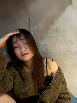 Hinne07 online show from November 18, 2025, 12:27 am