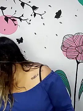 curvy diva  online show from October 6, 2025, 11:07 am