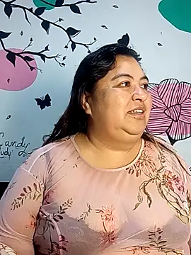 curvy diva  online show from October 13, 2025, 11:21 am