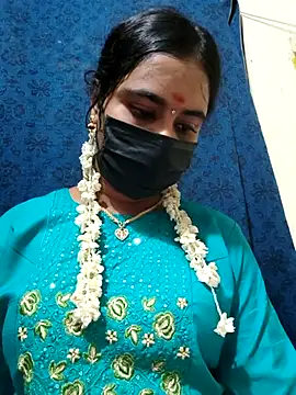 mini-queen online show from April 24, 2026, 11:45 am