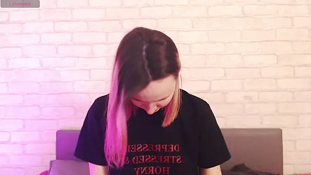 Ericha Stone online show from April 14, 2026, 7:58 am