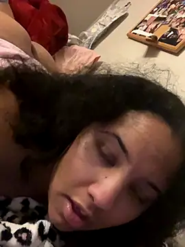 StylishEchium online show from November 16, 2025, 6:46 pm