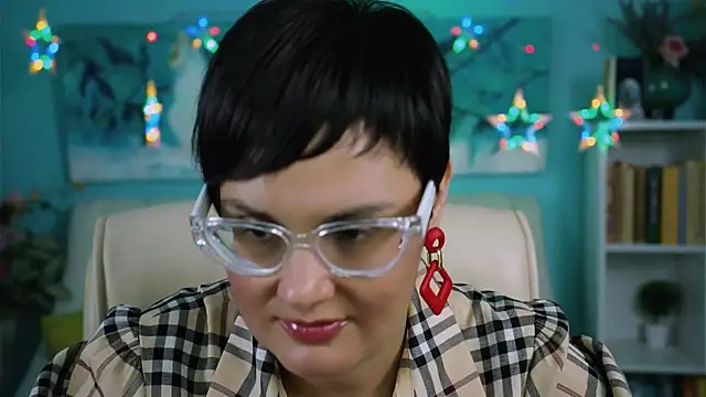 LauraDavidsons online show from November 5, 2025, 4:07 pm