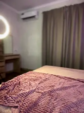 YourLittleDevil online show from October 16, 2025, 1:12 pm