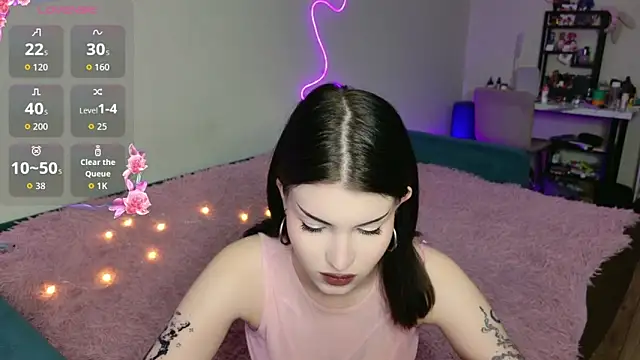 Alice18James online show from December 14, 2025, 6:34 pm