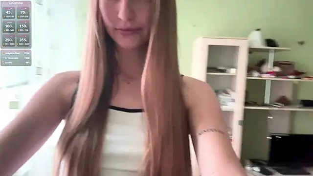 SweetJinny88 online show from October 28, 2025, 7:23 am