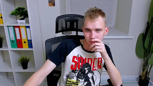 Snapshot of TimBlaks chatting on October 15, 2025, 8:42 pm TimBlaks online show from October 15, 2025, 8:42 pm