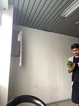 cristopher wallacee online show from October 12, 2025, 7:46 pm