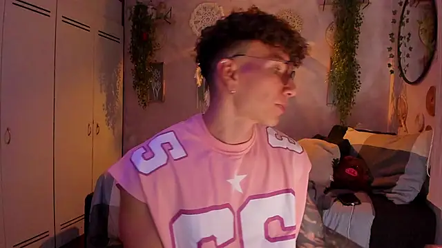 Snapshot of estebandi_do chatting on January 18, 2026, 3:21 am estebandi do online show from January 18, 2026, 3:21 am