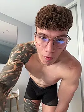 Snapshot of estebandi_do chatting on February 27, 2026, 10:59 am estebandi do online show from February 27, 2026, 10:59 am