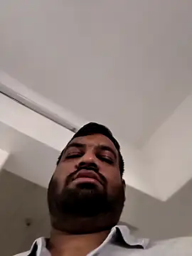 vinay smalldick online show from December 15, 2025, 2:49 am