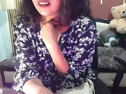 shaalu sharma online show from November 25, 2025, 5:51 am