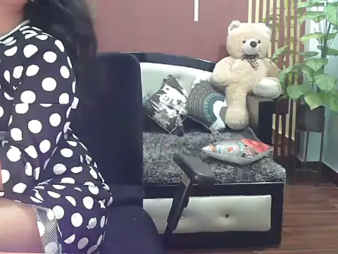 shaalu sharma online show from November 26, 2025, 1:01 pm