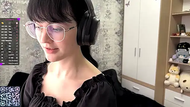 FakeLamb online show from September 25, 2025, 12:09 pm