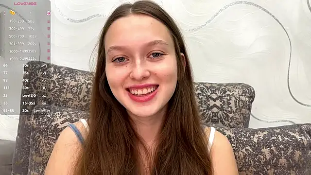 CharlynDini online show from October 5, 2025, 3:10 pm