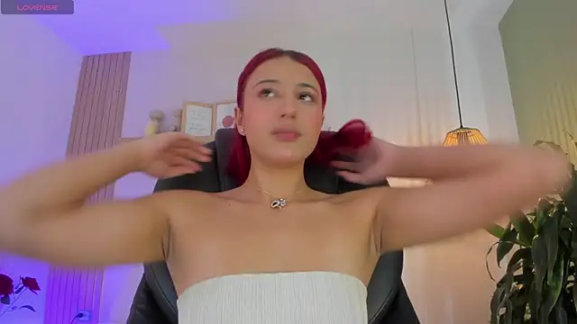 Cristalfoxy  online show from January 13, 2026, 7:41 pm