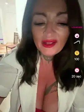 IrishmilfAnna online show from May 16, 2026, 7:45 pm