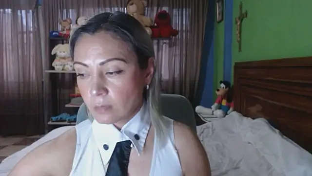  Charlize theron  online show from November 22, 2025, 10:31 pm