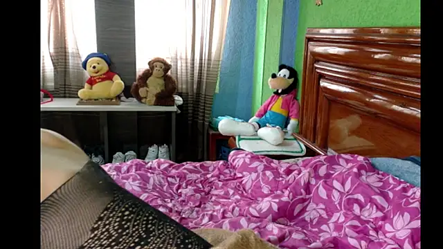  Charlize theron  online show from April 19, 2026, 7:27 pm