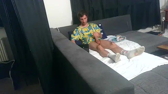 Snapshot of cum2camboys chatting on February 14, 2026, 7:32 pm cum2camboys online show from February 14, 2026, 7:32 pm