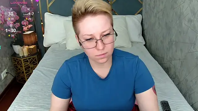 AlexandraGreen online show from October 2, 2025, 10:06 pm