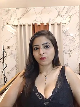 QUEEN-ADITI online show from February 26, 2026, 6:07 pm