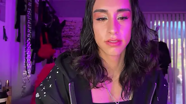 xoFrankie online show from October 9, 2025, 12:08 am