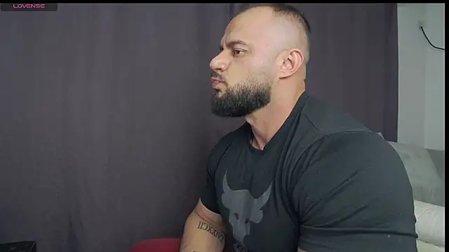 Snapshot of RickyMiami1 chatting on October 2, 2025, 7:54 pm RickyMiami1 online show from October 2, 2025, 7:54 pm