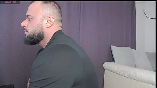 Snapshot of RickyMiami1 chatting on October 5, 2025, 1:31 pm RickyMiami1 online show from October 5, 2025, 1:31 pm