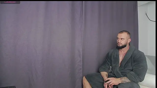 Snapshot of RickyMiami1 chatting on October 11, 2025, 9:35 pm RickyMiami1 online show from October 11, 2025, 9:35 pm