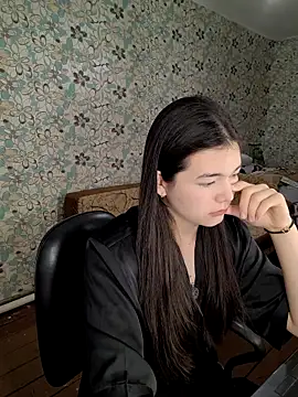 Albi Glow online show from September 23, 2025, 2:47 am